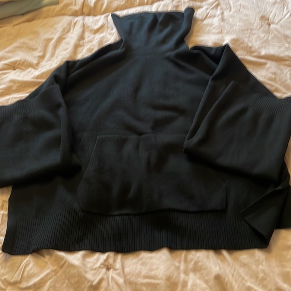 Black Banana Republic cowl neck - Picture 4 of 4